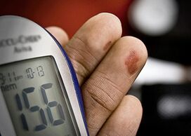 Diabetes vergezelt hyperglykemie - een hoog bloedsuikerspiegel